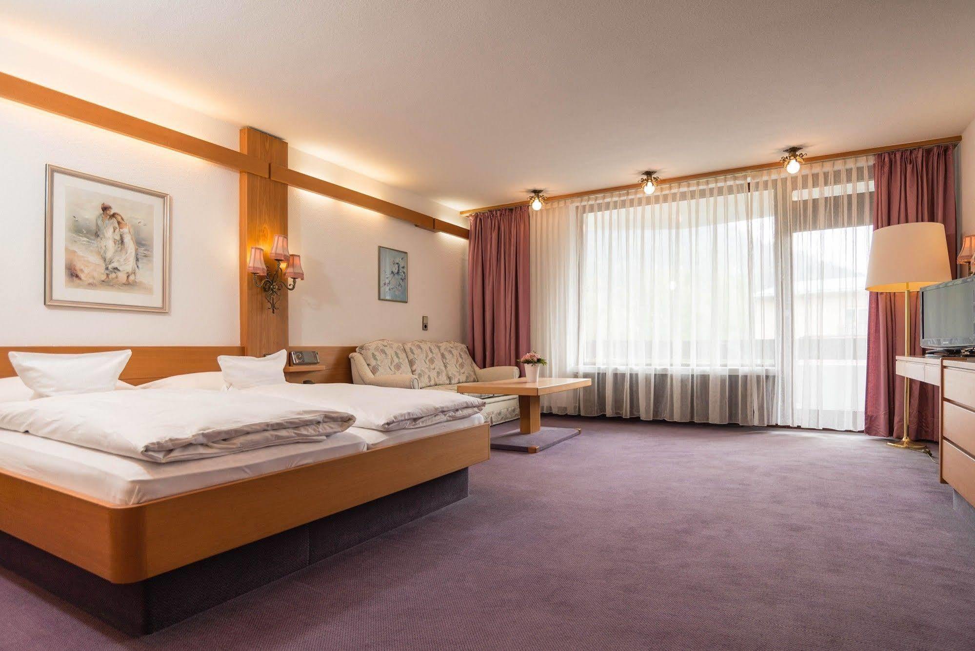 Kronen Hotel Bad Liebenzell Exterior photo